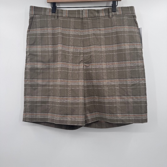 Walter Hagen Shorts Men 40 NEW Brown Plaid Golf Performance Flat Front Stretch - Picture 1 of 12
